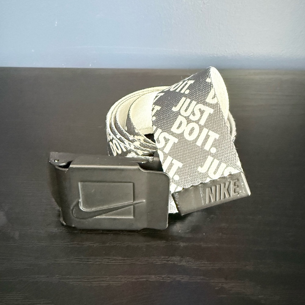 Nike Black and White 'Just Do It' Webbing Belt 44”